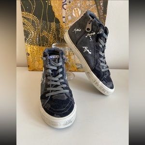 NWT Vintage Havana Sneakers